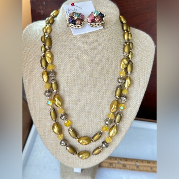 Vintage HongKong Earrings and Gold tone Beaded Necklace 2 strands - Picture 3 of 9
